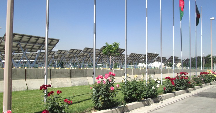 Panneaux solaires à l'aéroport
