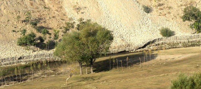 Ruisseau à Mahmoud-e Raqi